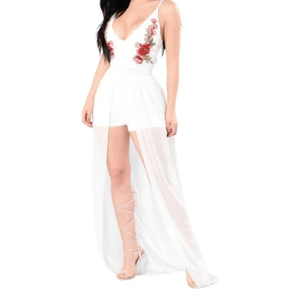 Can't Fade Away Maxi Dress
White Shorts Romper Maxi Dress - Picture 2 of 12